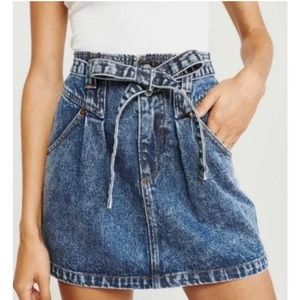Abercrombie & Fitch Paperbag Waist Skirt Size 27/4